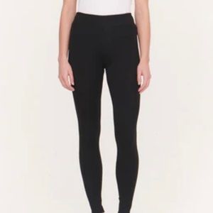 Basic Black leggings by Ninety Percent